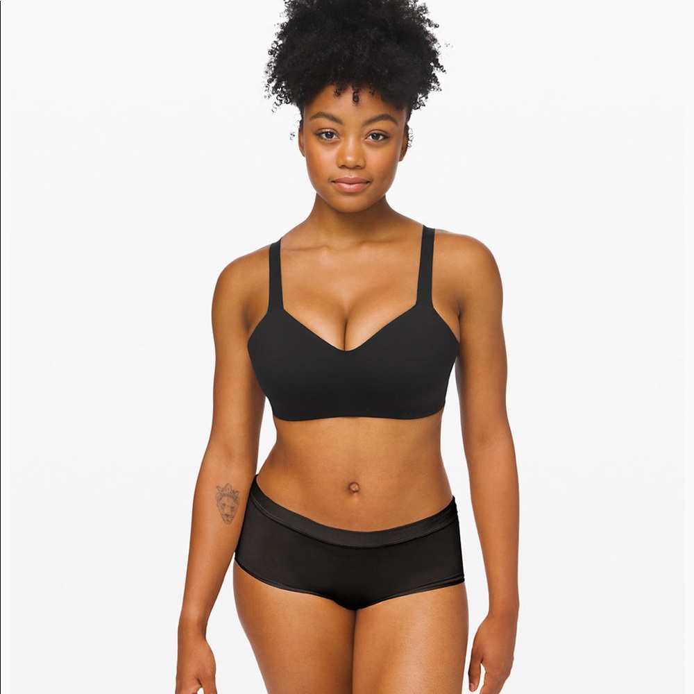 NEW!!! LULULEMON HOLD TRU BRA 32DD